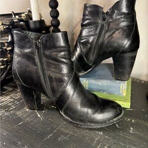 Elegant Black Ankle Boots